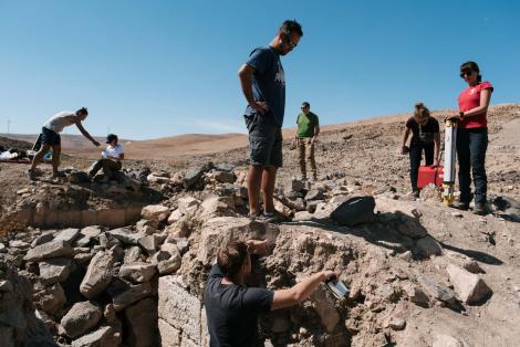 Zdjęcie nr 3 (14)
                                	                             Przygotowania do otwarcia pierwszych wykopalisk w Tuwaneh! Jesień 2019 (foto. Maciek Bernaś)
                            